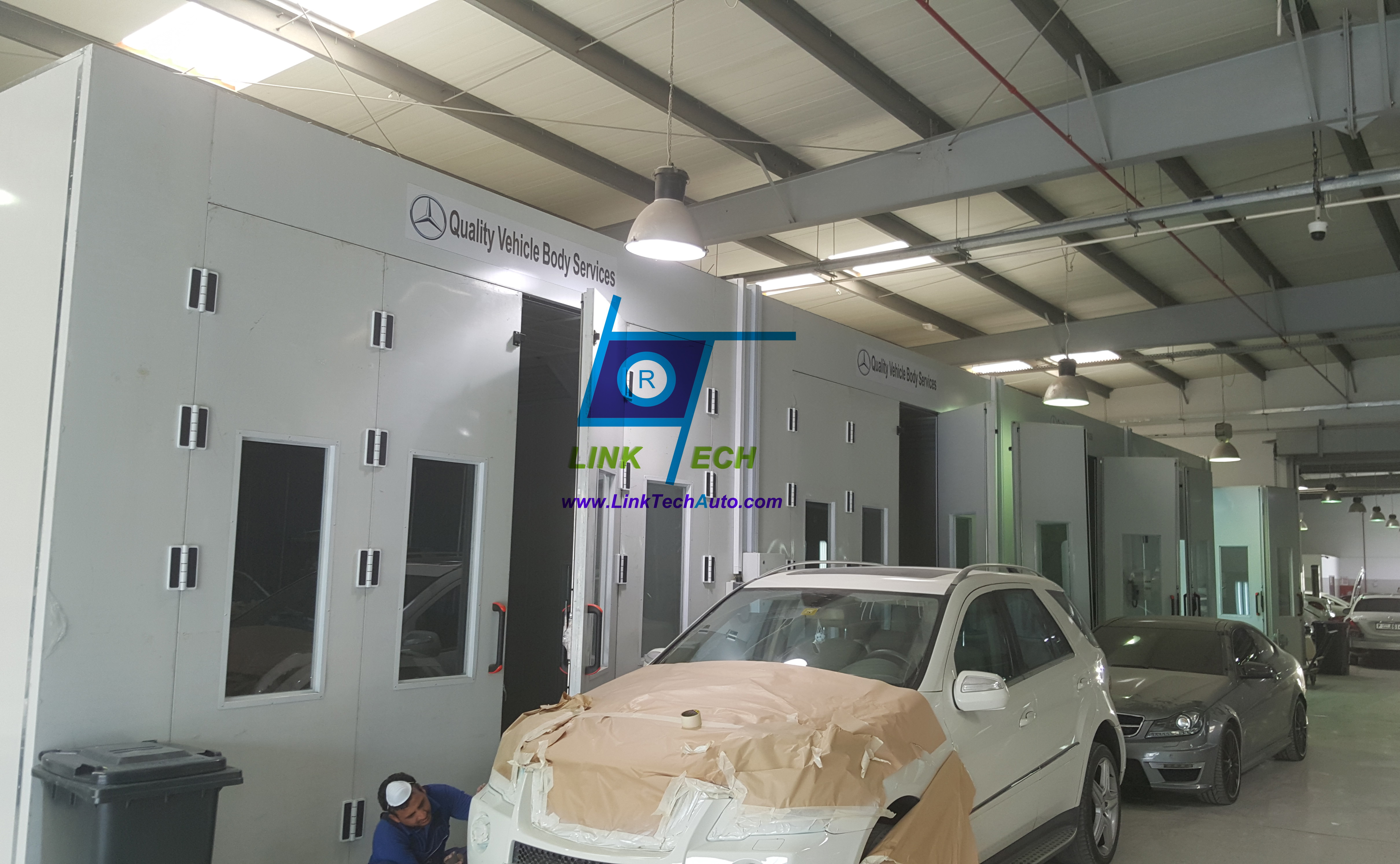 Spray booth for Mercedes-Benz